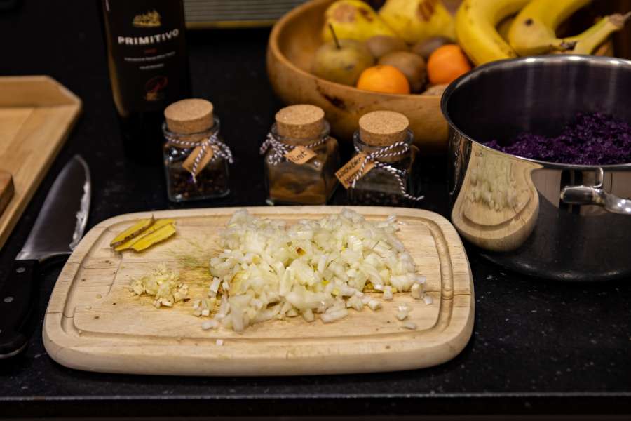 Rezept Foto der Zutaten die für die Entebrust und die Glühweinsauce benötigt werden.