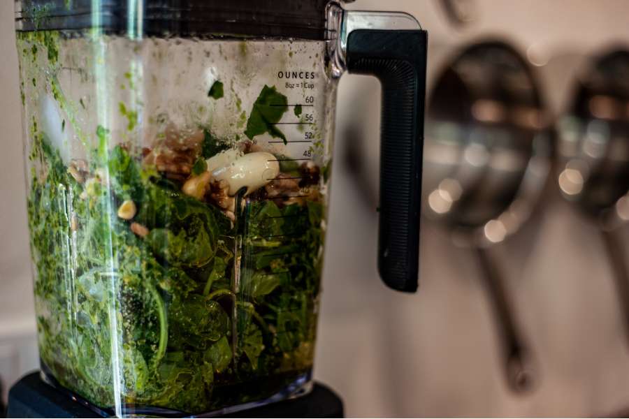Rezept Foto Kräuter und Garten Pesto.